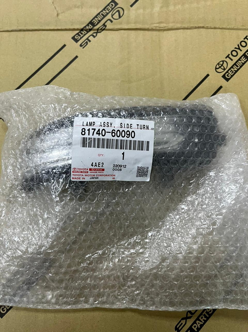 Повторитель в зеркало левый TOYOTA 81740-60090, шт