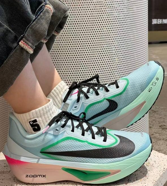 Кроссовки и кеды из текстиля