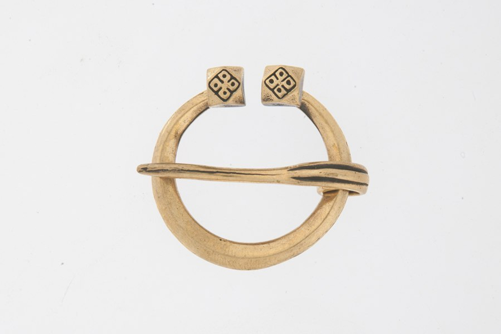 Фибула. Скандинавия 11-13 в.