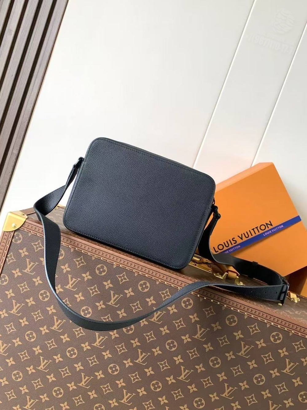 Сумка через плечо Louis Vuitton Boarding