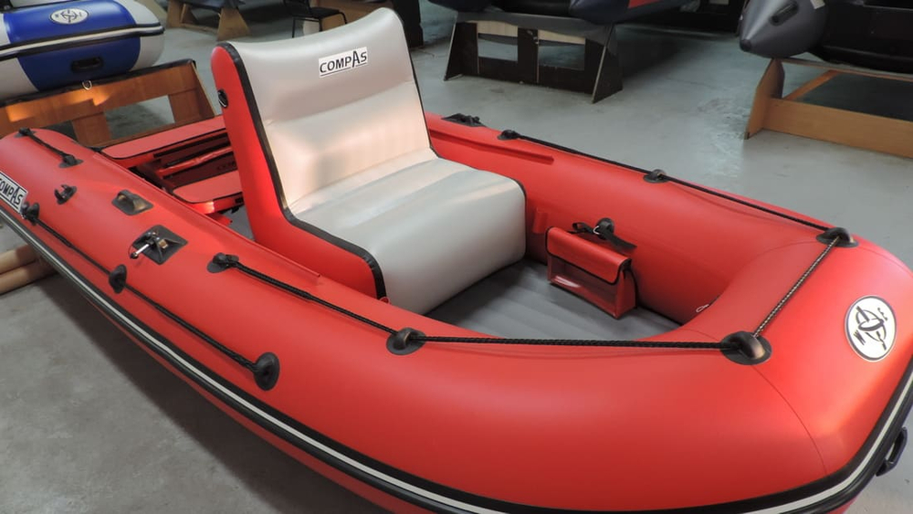 Лодка ПВХ COMPAS 400