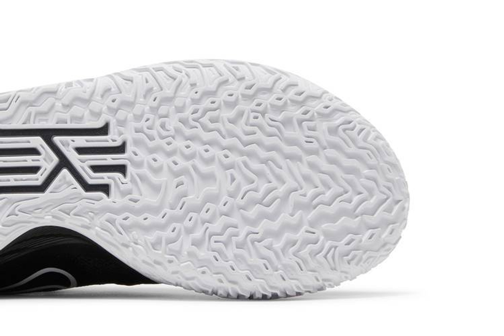 Кроссовки Nike Kyrie 7 Tpu