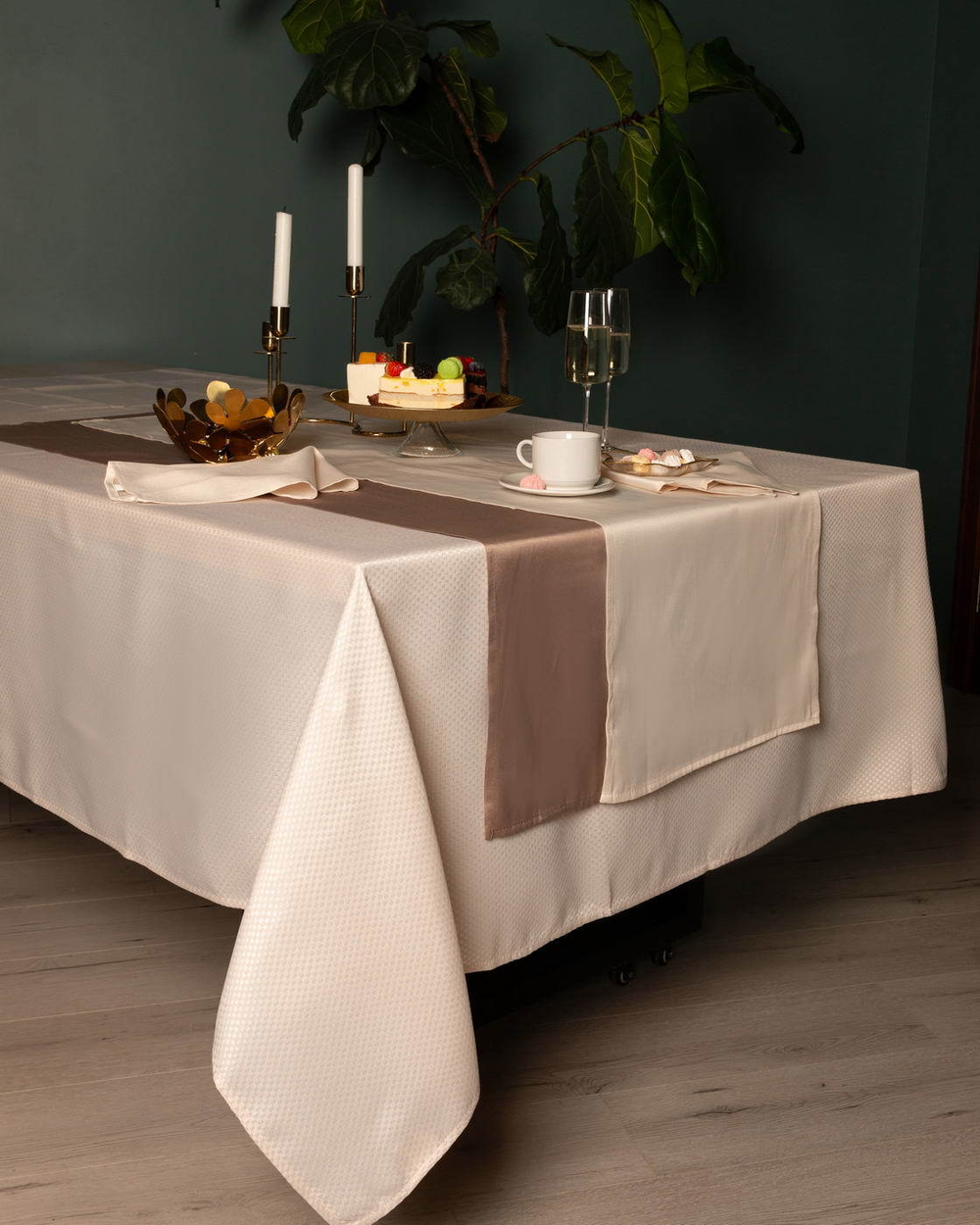 Скатерть 150х220 Sofi De MarkO Ирида бежевая