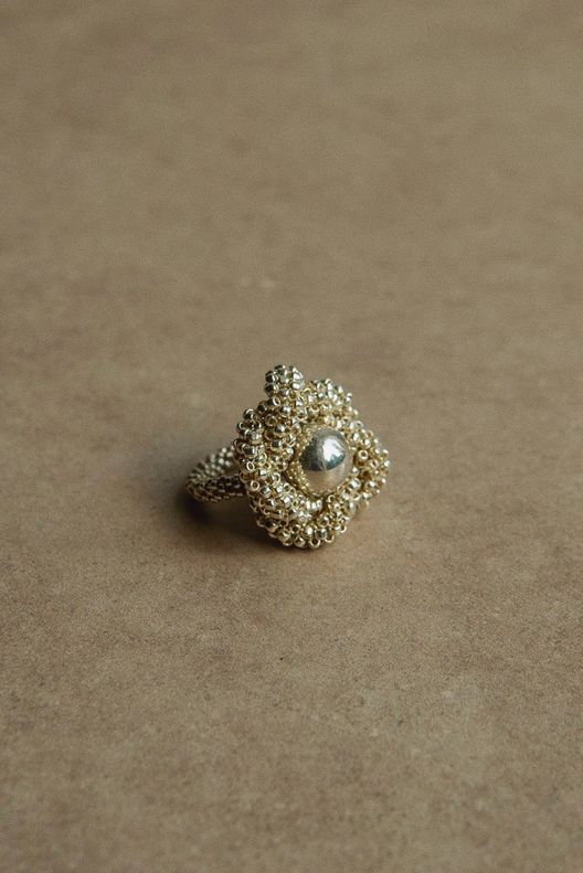 Кольцо с цветком в винтажном стиле / Beaded Breakfast