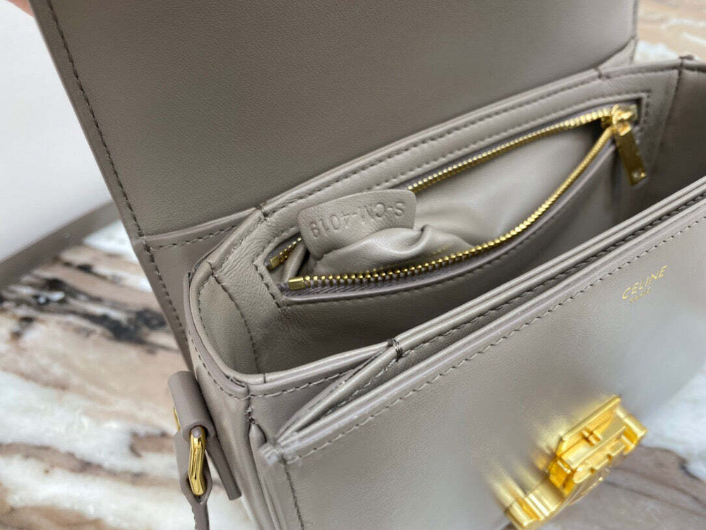 Celine Triomphe 18 cm