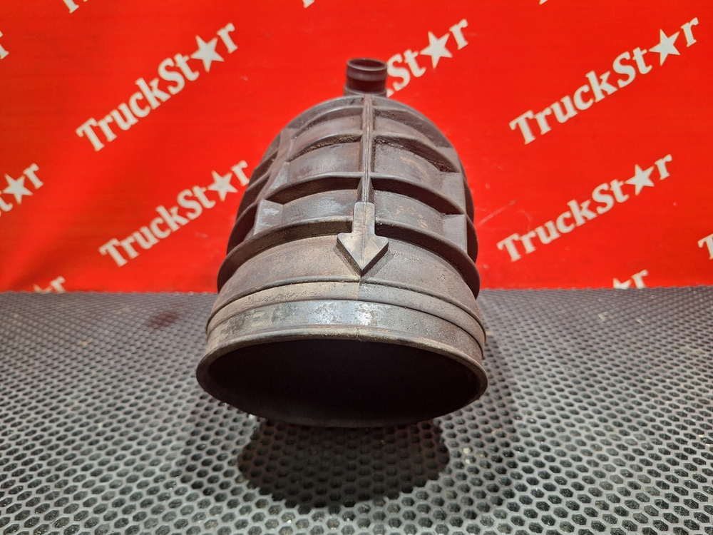 Патрубок воздушного фильтра 2018г