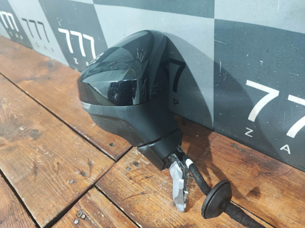 Зеркало правое 13 Pin Volkswagen Tiguan 2 Б/У Оригинал 5NB857502