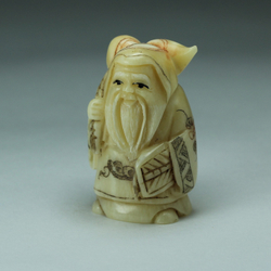 Нэцкэ Фукурокудзю с тыквой горлянкой и веером