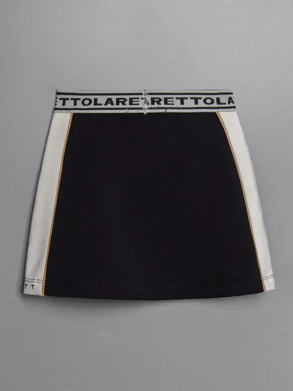 Костюм в садик, футболка и юбка