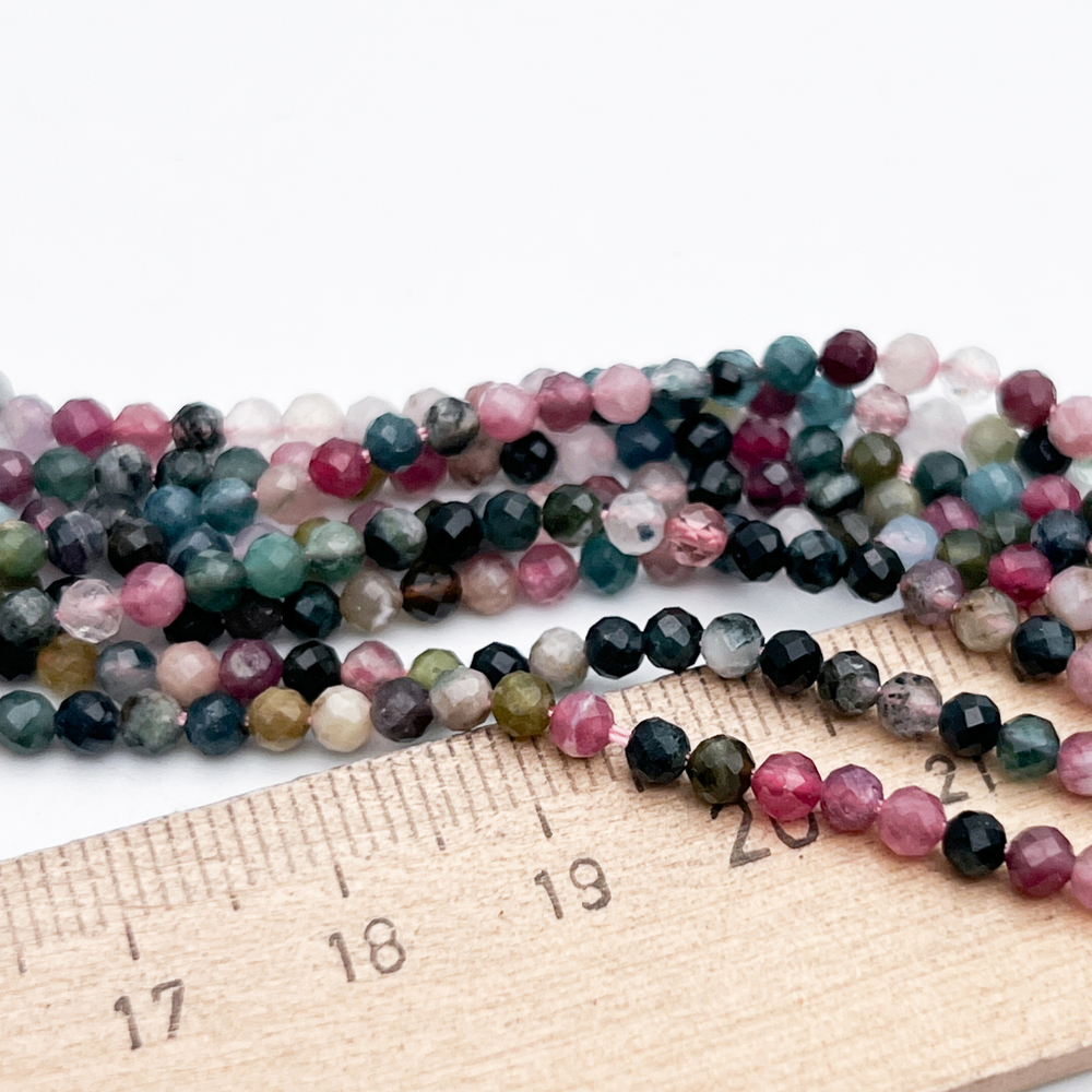 Турмалин граненый бусины, размер около 3-3,2 мм, цена за нить 38 см