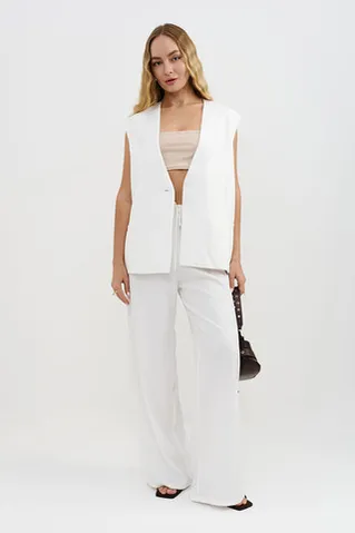 Жилетка свободная белого цвета