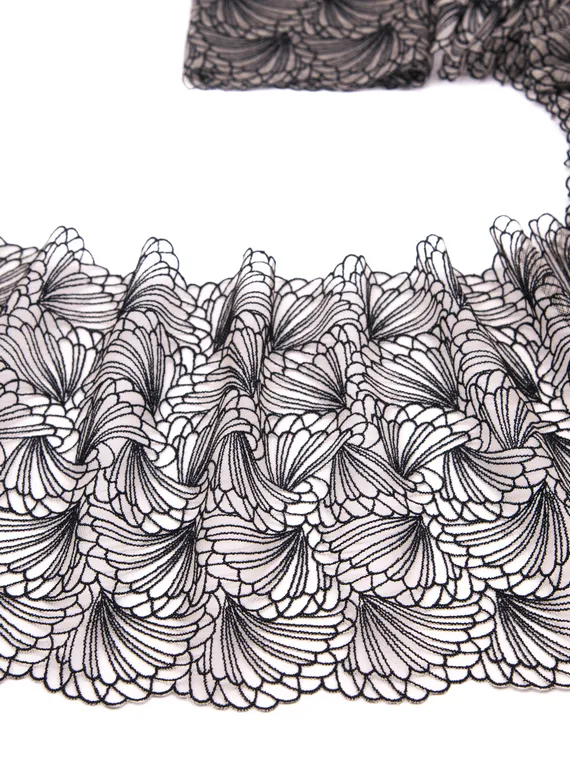 05-120 ОПТ Вышивка на неэл. сетке 22 см, телесный/черный