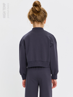 Укороченный бомбер из футера на молнии