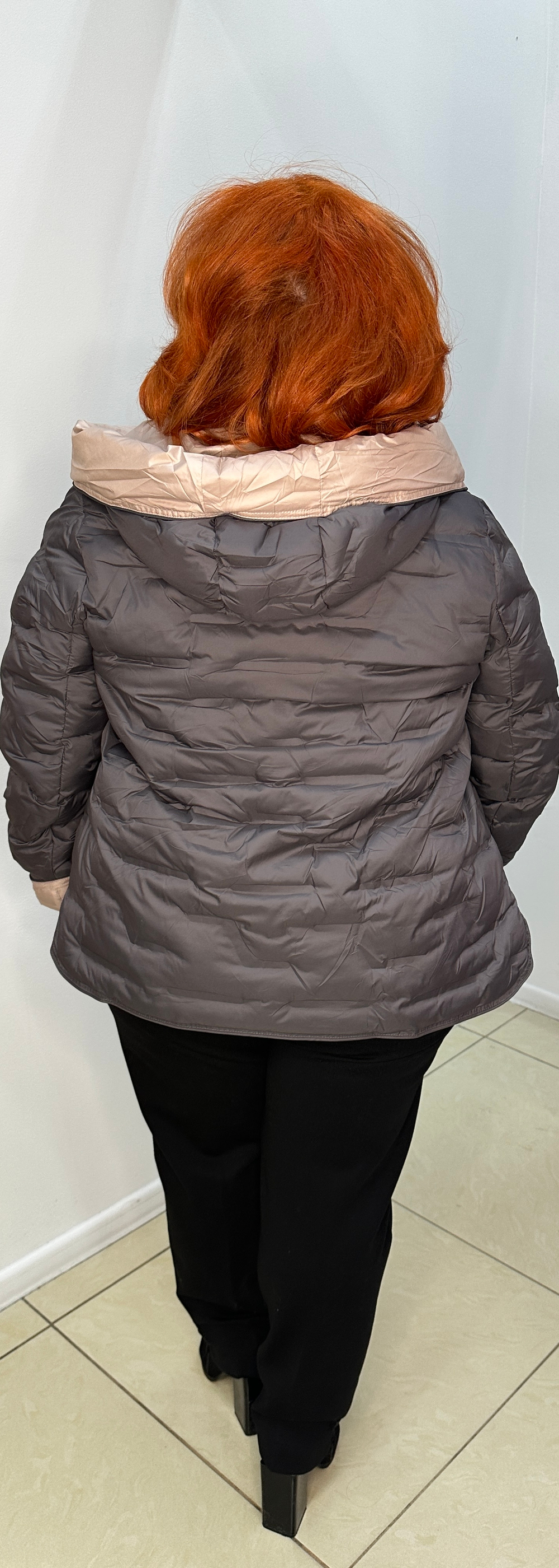 Весенне-осенняя курточка в графитовом цвете