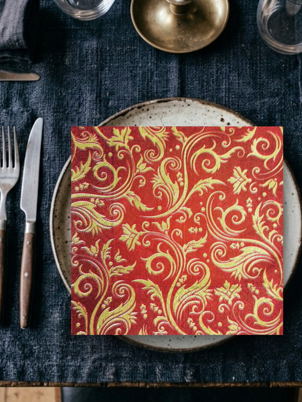 Салфетки бумажные праздничные трёхслойные для сервировки и декупажа Королевские