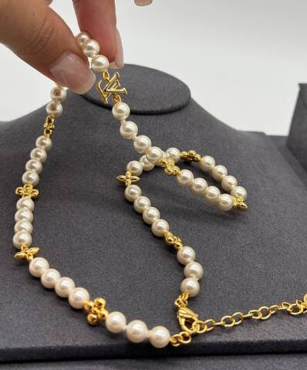 Колье Louis Vuitton