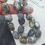 Лабрадор (лабрадорит), крупная галтовка, 12-15 мм, камни овалы, цена за нить 12.5 - 13 см (1/3 нити)