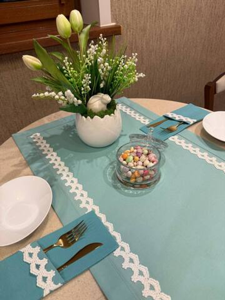 Дорожка на стол декоративная "Тиффани" 110х45 см ручная работа с кружевом мягкая