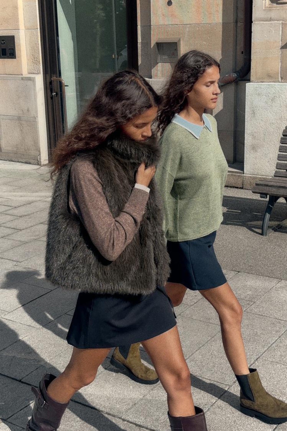 ZARA ЖИЛЕТ ИЗ ИСКУССТВЕННОГО МЕХА, СЕРО-КОРИЧНЕВЫЙ