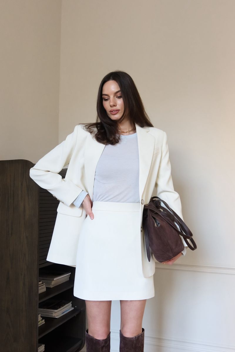 Юбка из диагональной ткани мини молочная