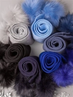 Шарф зимний вязаный с помпонами для детей