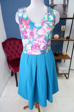 Платье Magda модное 46 размер, новое