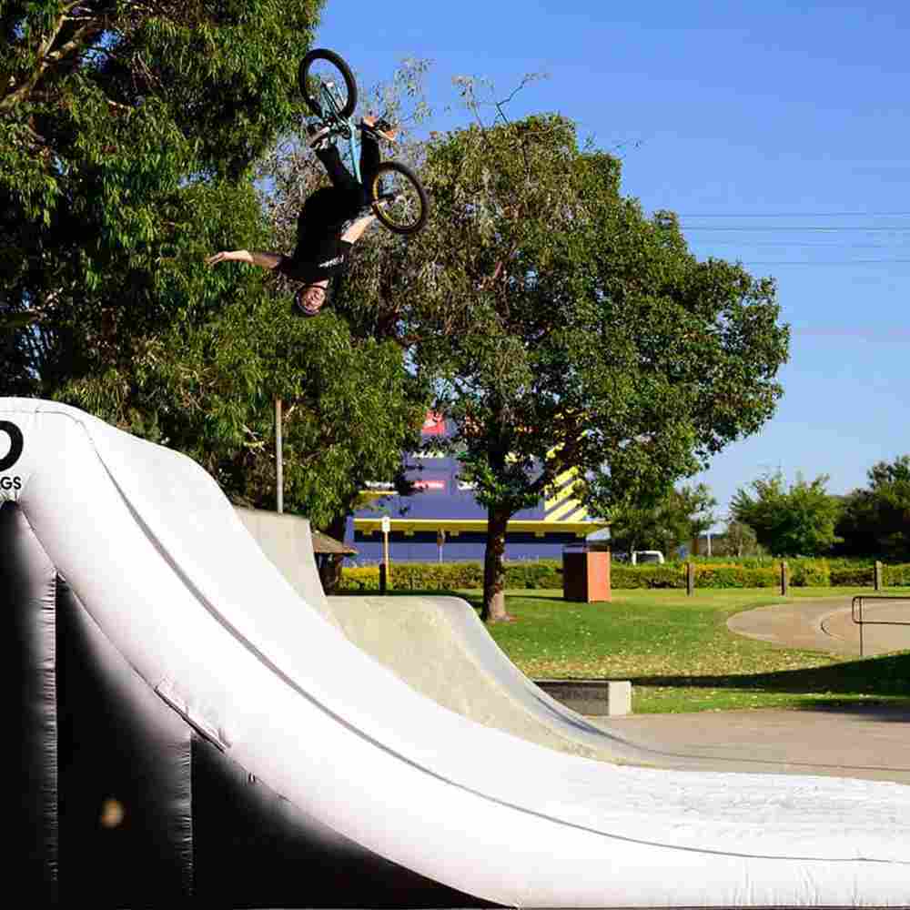 Надувная подушка «FlyBag» для байк-трюков и прыжков, 5,6×4,6×2,5 м