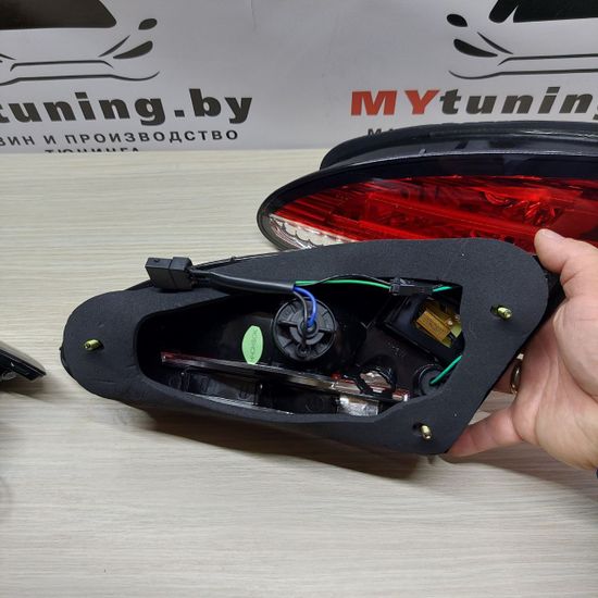 Задние фонари Seat Leon 2 red white led