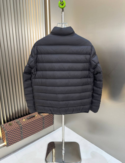 Пуховик Moncler