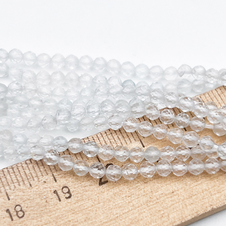 Топаз граненый бусины, диаметр около 3,2-3,3 мм, цена за отрезок 19 см (1/2 нити)