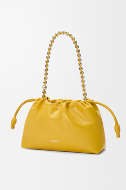 Loewe Сумка Flamenco среднего размера из лакированной кожи ягненка наппа, желтый