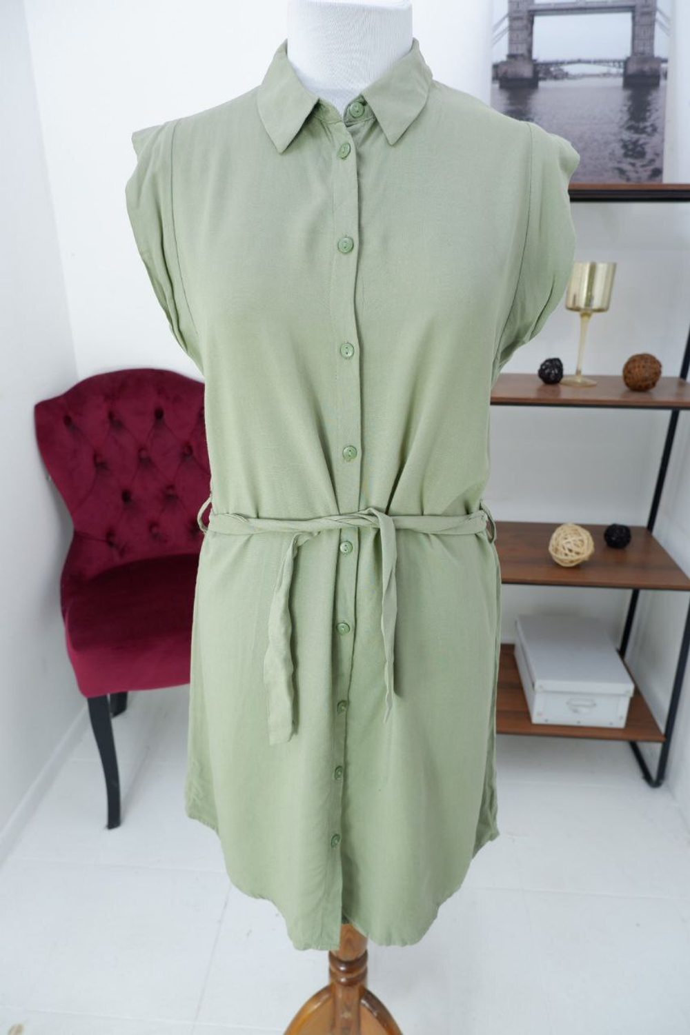 Платье Terranova из вискозы лаконичное 46 размер