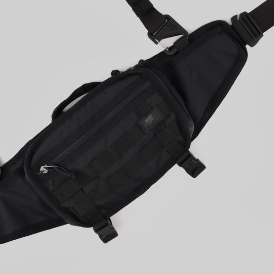 Сумка поясная Nike RPM Waistpack артикул:CQ3817-010  - купить в магазине Дайс