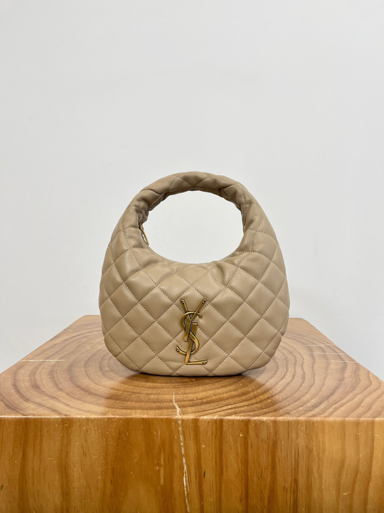 ICARINO В СТЕГАНОЙ НАППЕ