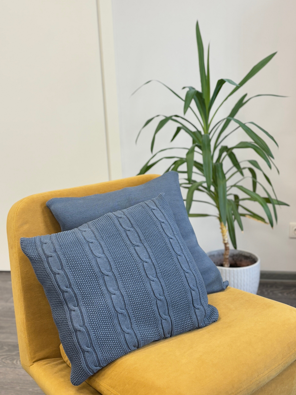 Вязаная наволочка "Косы" 45х45см (темно-серый)