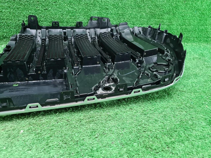 Решетка радиатора Voyah Dream (2021-н.в.)