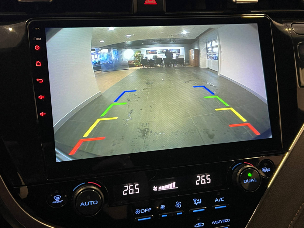 Toyota Camry, 2019 год