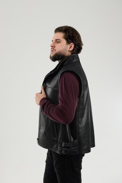 жилет из натуральной дубленочной овчины