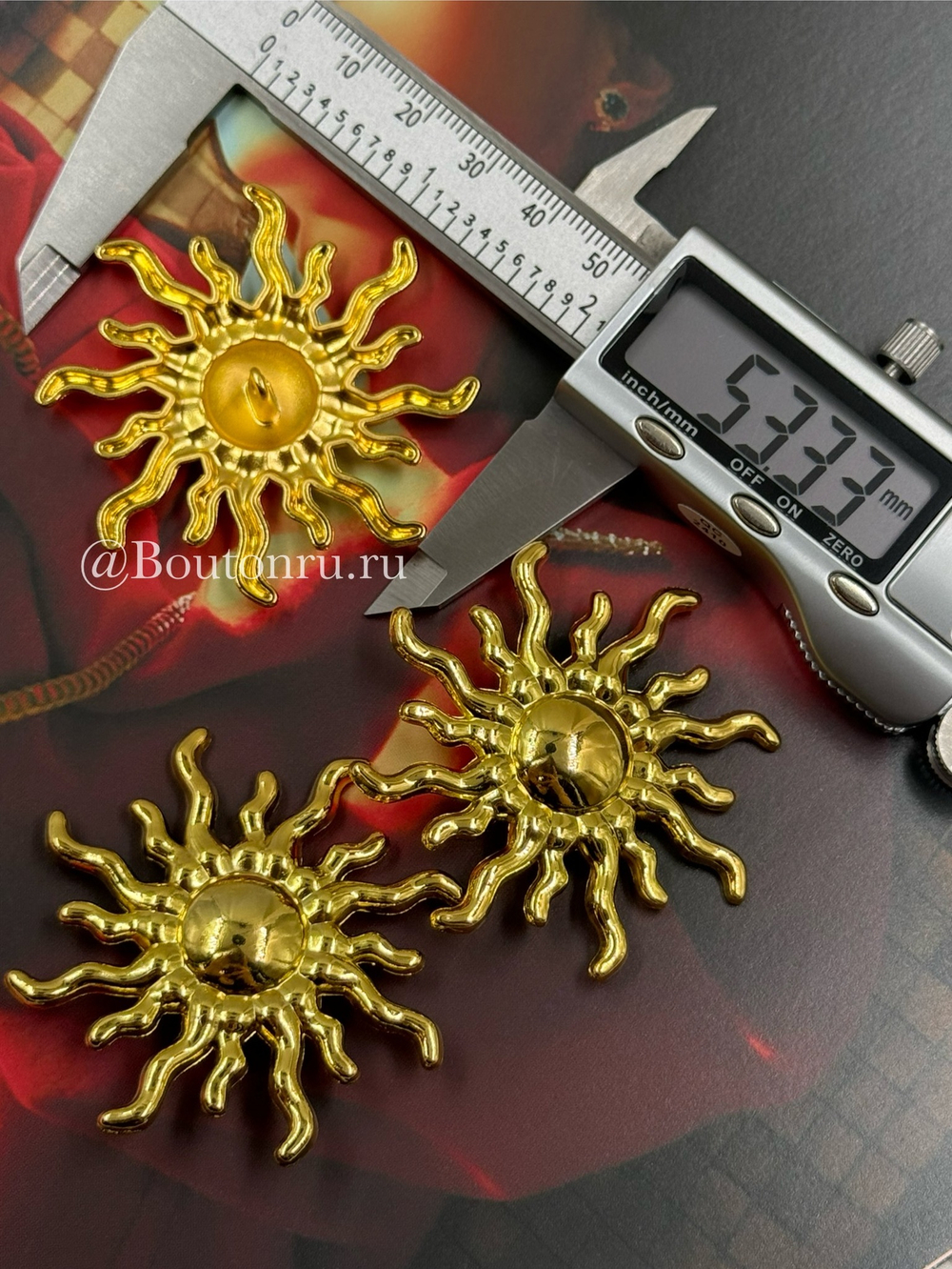 Пуговицы Скиапар. золотистые в форме солнца