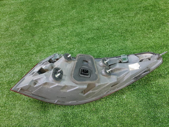 Фонарь левый внешний Kia Quoris (2015-2018)