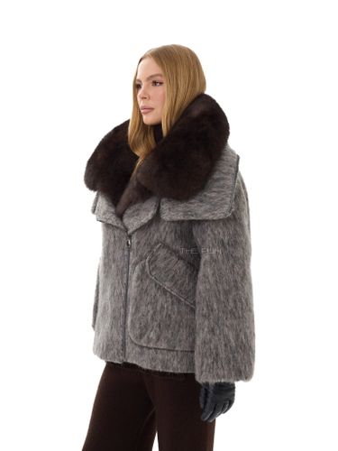 Серый шерстяной пуховик с меховым воротником