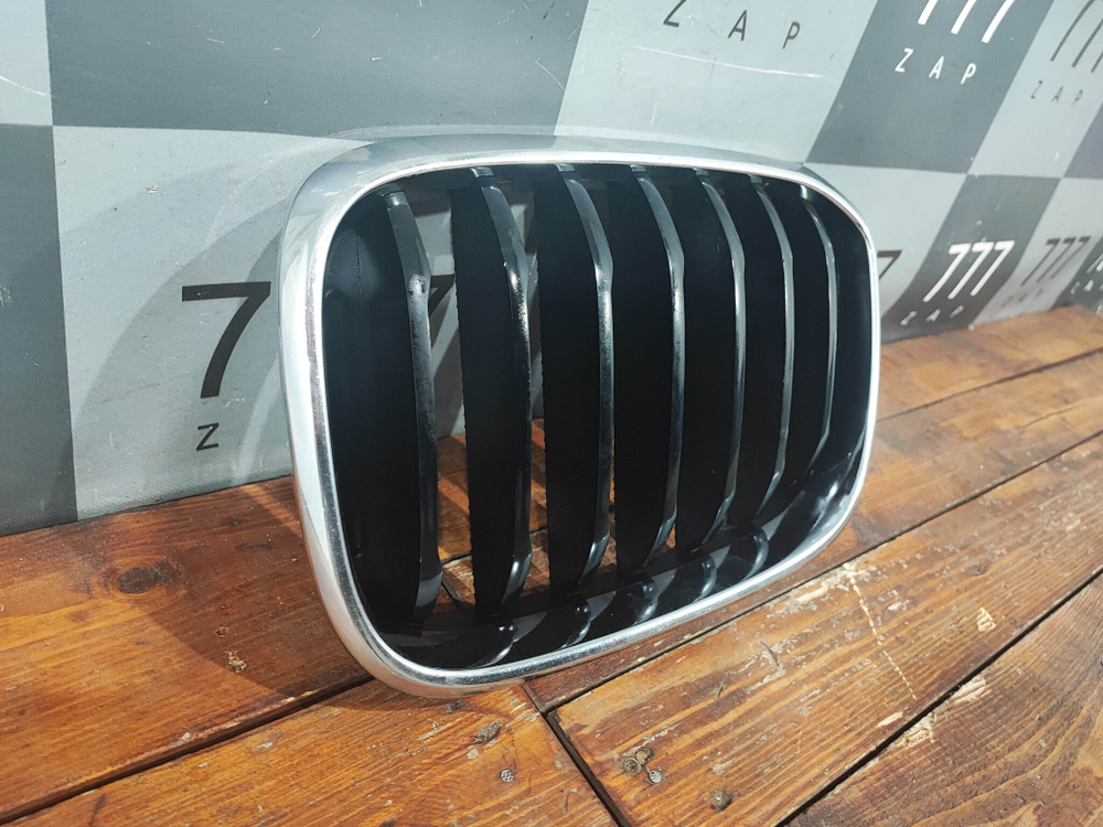 Решетка радиатора левая BMW X3 (G01) 17-21 Б/У Оригинал 51137440853