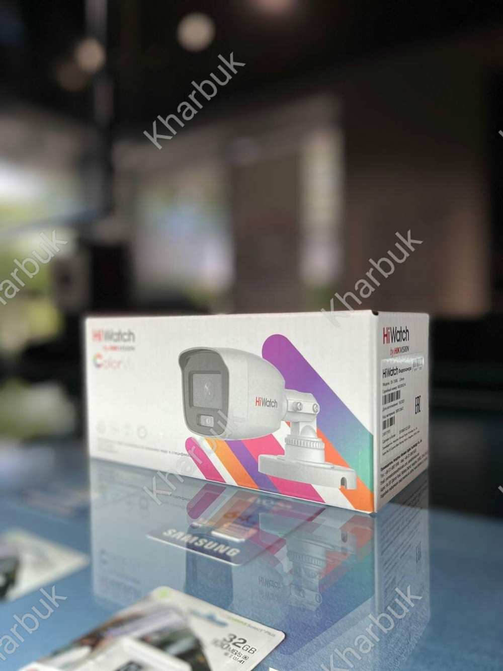 Hiwatch DS-T500L Цилиндрическая мини-камера 3K с технологией ColorVu и микрофоном.
