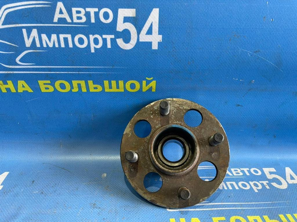 Ступица задняя левая Honda DOMANI 1994