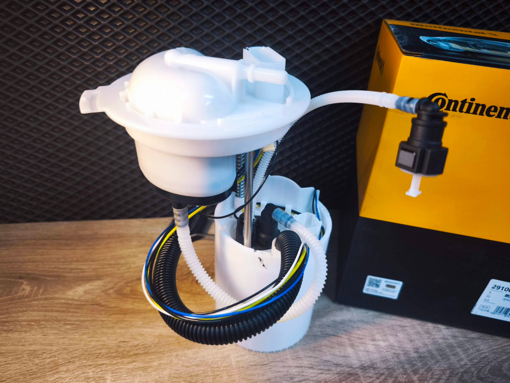 Топливный насос в бак VW Passat B6  CC Continental VDO