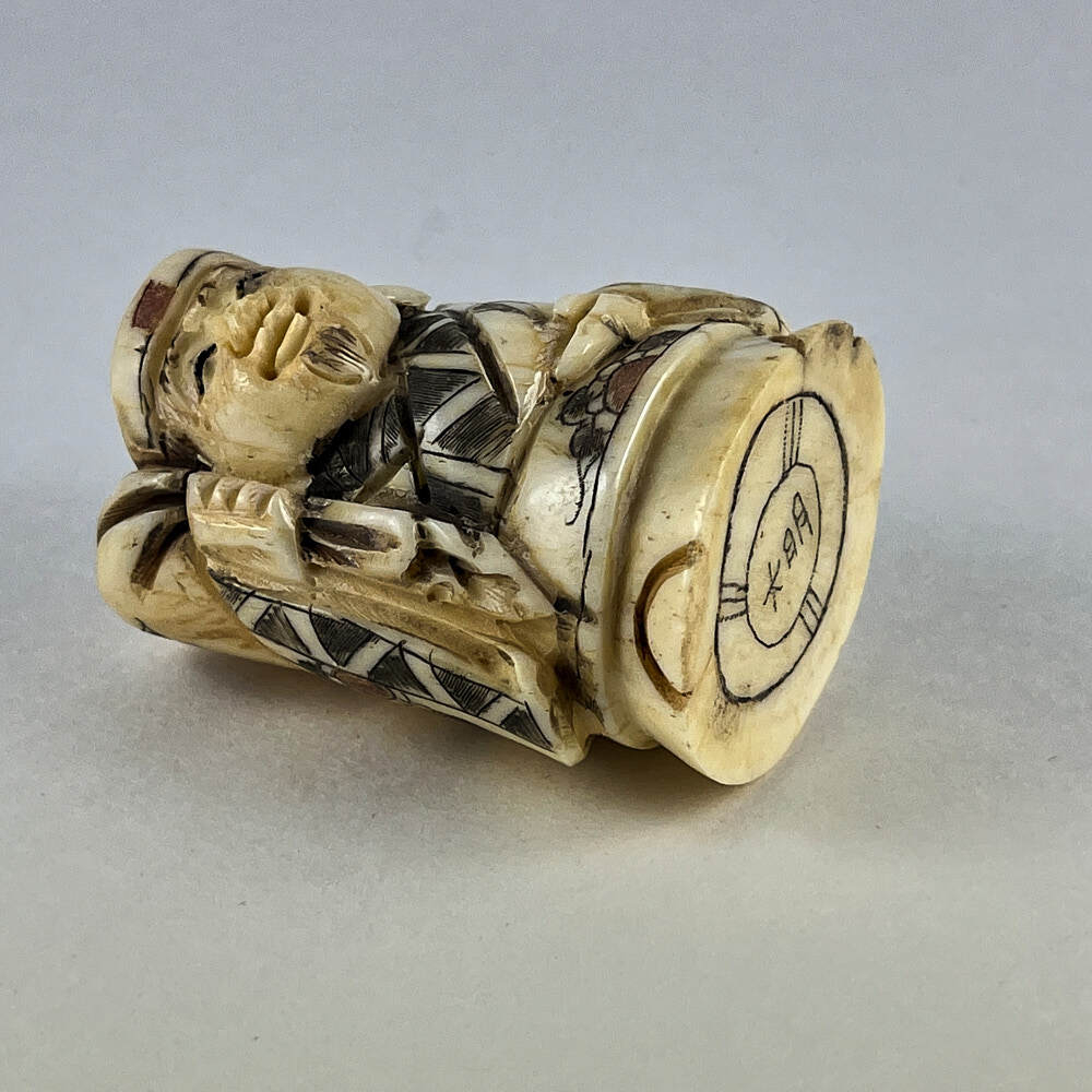 Статуэтка нэцкэ Эбису с мешком