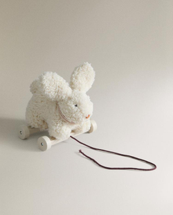 ZARA HOME МЯГКАЯ ИГРУШКА КРОЛИК НА КОЛЁСИКАХ, КРЕМОВЫЙ