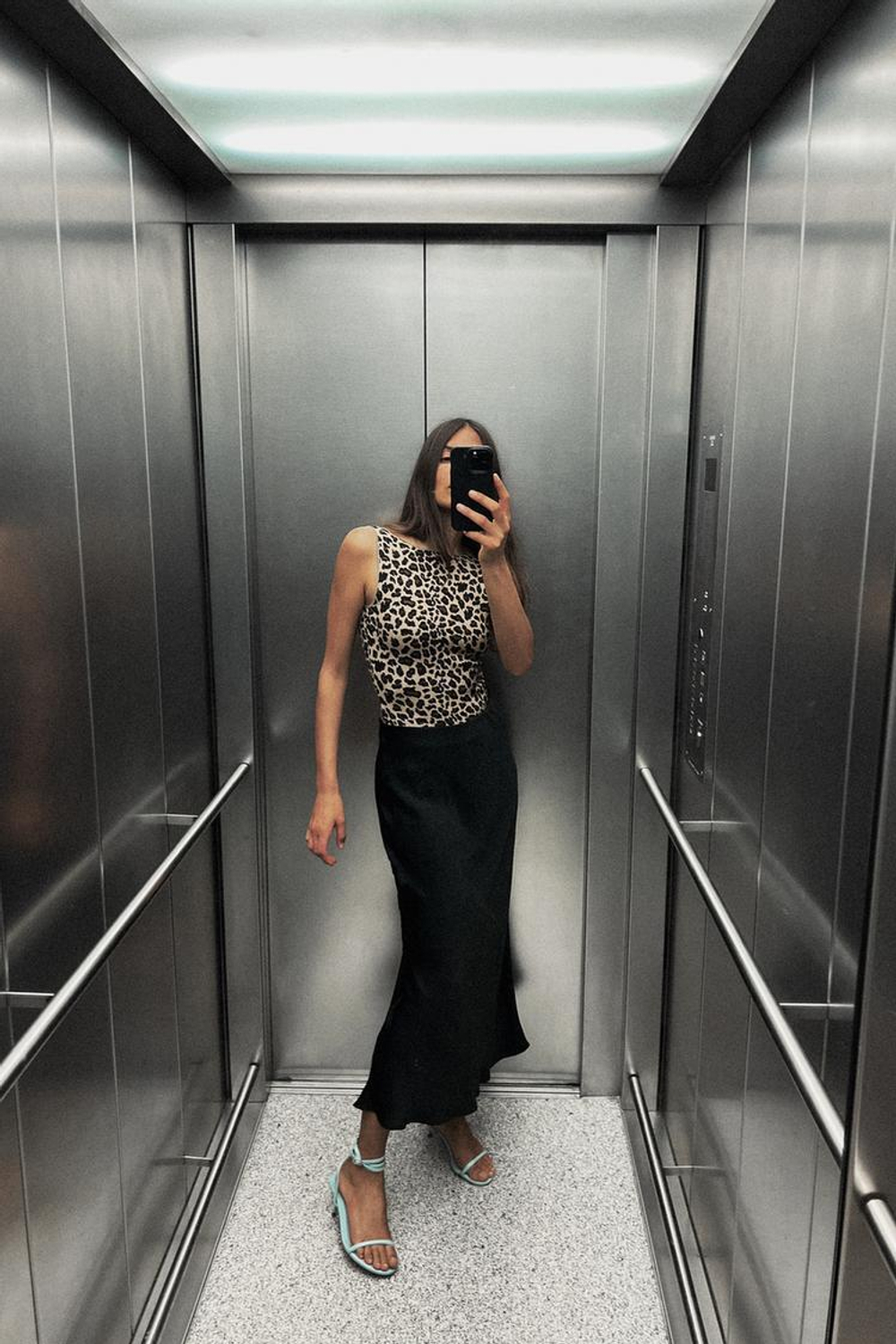 ZARА АТЛАСНАЯ ЮБКА МИДИ, ЧЕРНЫЙ