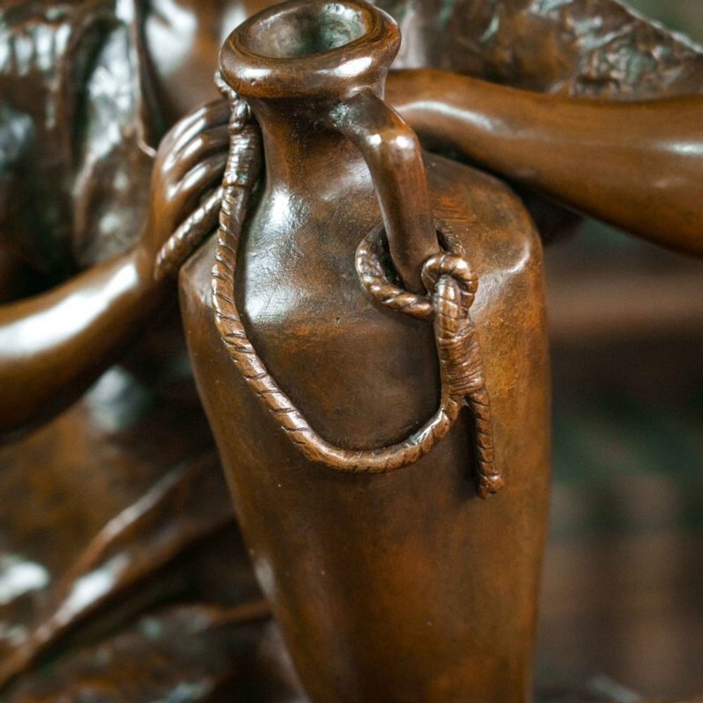 Бронзовая скульптура «Ребекка у колодца»/ «REBECCA AU PUITS»