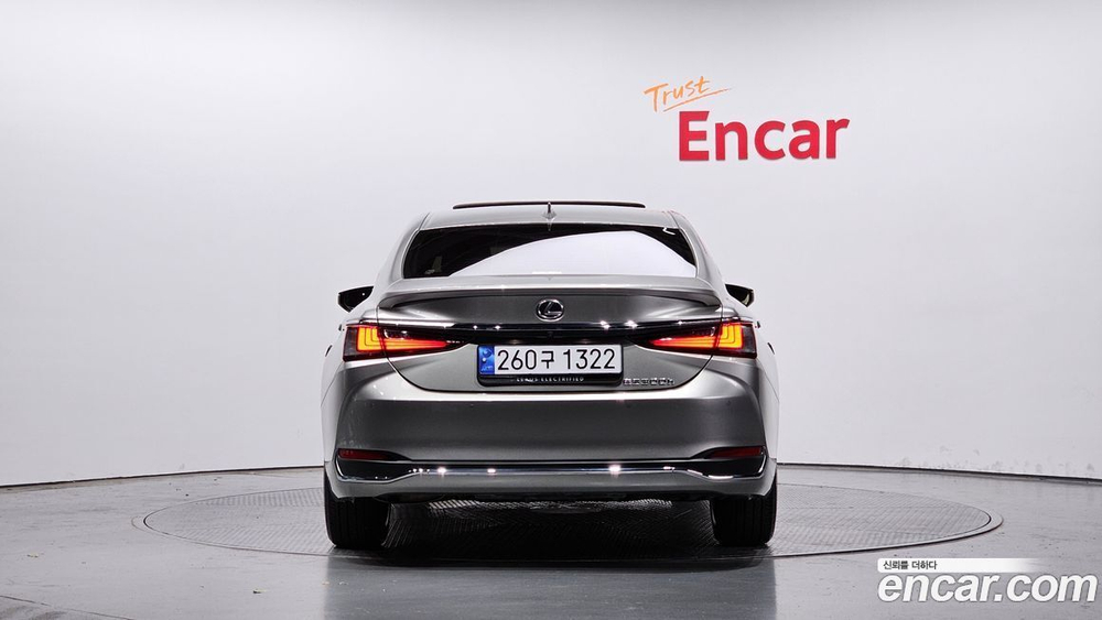 Lexus ES300h 7 Generation Luxury Plus (01.2024)